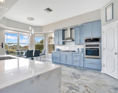 934 Symphony Isles Boulevard - Photo Thumbnail 9