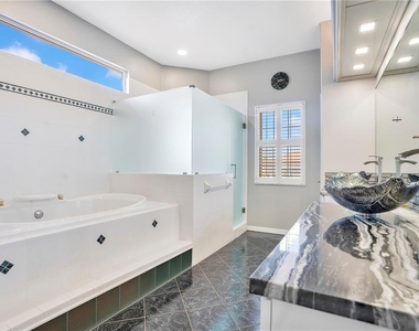 934 Symphony Isles Boulevard - Photo Thumbnail 19