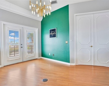 934 Symphony Isles Boulevard - Photo Thumbnail 23