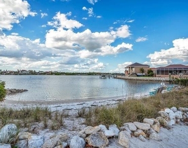 934 Symphony Isles Boulevard - Photo Thumbnail 50