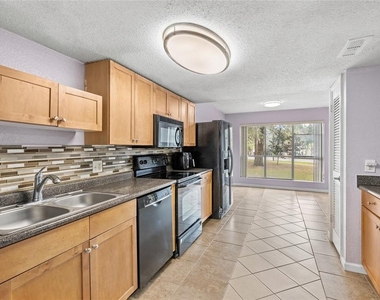 1810 Nw 23rd Boulevard - Photo Thumbnail 10