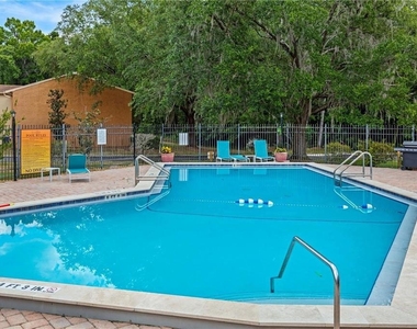 1810 Nw 23rd Boulevard - Photo Thumbnail 1