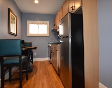 704 S Lakeshore Boulevard - Photo Thumbnail 4