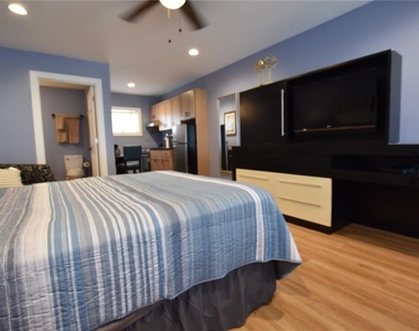 704 S Lakeshore Boulevard - Photo Thumbnail 5