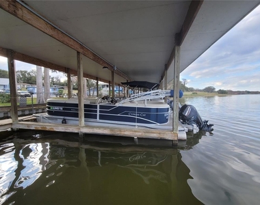 704 S Lakeshore Boulevard - Photo Thumbnail 6