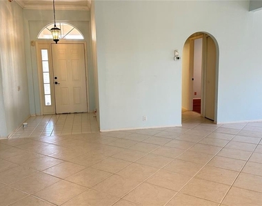 2326 Harrier Way - Photo Thumbnail 8
