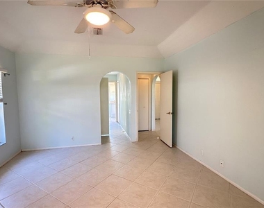 2326 Harrier Way - Photo Thumbnail 16