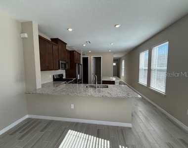 15013 Shady Palms Lane - Photo Thumbnail 4
