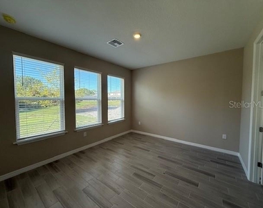 15013 Shady Palms Lane - Photo Thumbnail 6