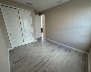 15013 Shady Palms Lane - Photo Thumbnail 12