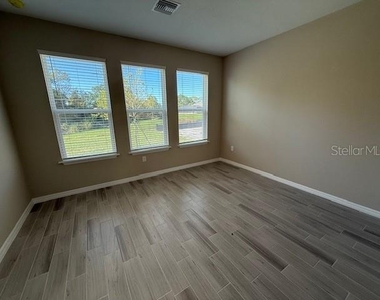15013 Shady Palms Lane - Photo Thumbnail 7
