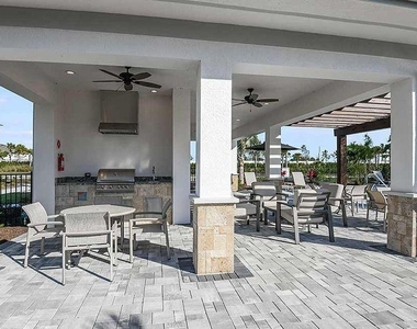 15013 Shady Palms Lane - Photo Thumbnail 28