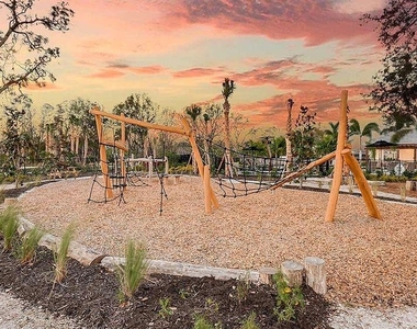 15013 Shady Palms Lane - Photo Thumbnail 31