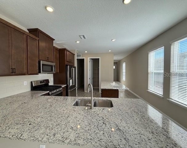 15013 Shady Palms Lane - Photo Thumbnail 5