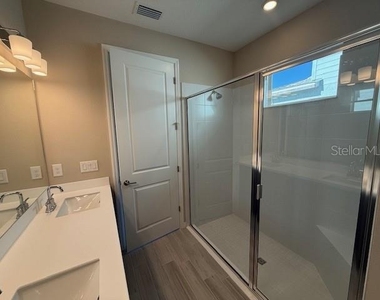 15013 Shady Palms Lane - Photo Thumbnail 10
