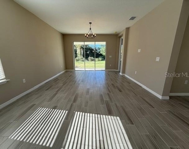 15013 Shady Palms Lane - Photo Thumbnail 21