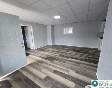 149 W Ridge Street - Photo Thumbnail 5