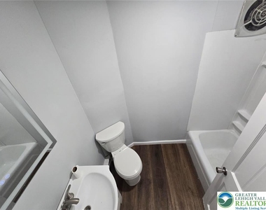 149 W Ridge Street - Photo Thumbnail 8