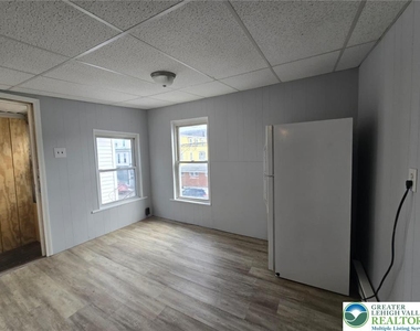 149 W Ridge Street - Photo Thumbnail 7