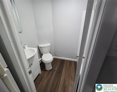 149 W Ridge Street - Photo Thumbnail 8