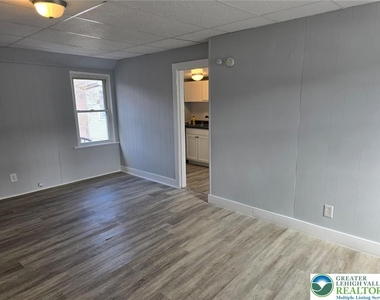 149 W Ridge Street - Photo Thumbnail 3