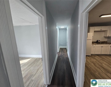 149 Ridge Street - Photo Thumbnail 8