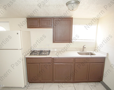 2111 Portland Avenue - Photo Thumbnail 4