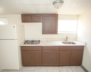 2111 Portland Avenue - Photo Thumbnail 3