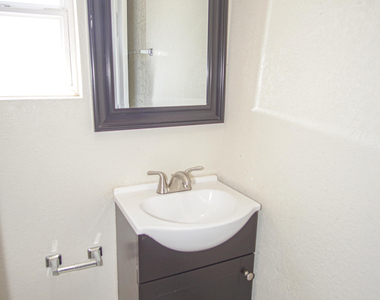 2111 Portland Avenue - Photo Thumbnail 8