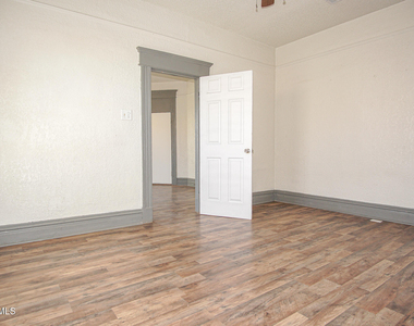 2111 Portland Avenue - Photo Thumbnail 12