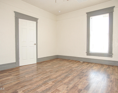 2111 Portland Avenue - Photo Thumbnail 13