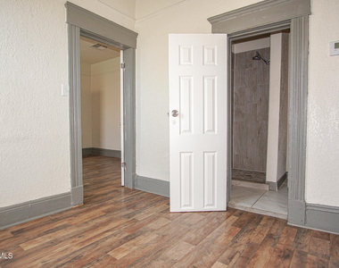 2111 Portland Avenue - Photo Thumbnail 3