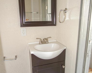 2111 Portland Avenue - Photo Thumbnail 11