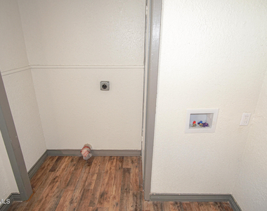 2111 Portland Avenue - Photo Thumbnail 8