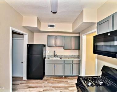 615 Arizona Avenue - Photo Thumbnail 14