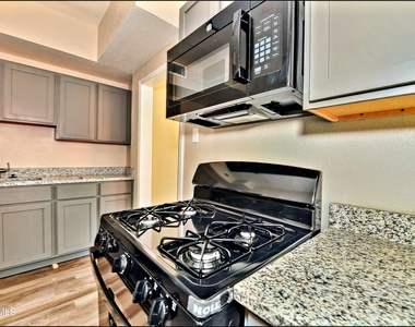 615 Arizona Avenue - Photo Thumbnail 15