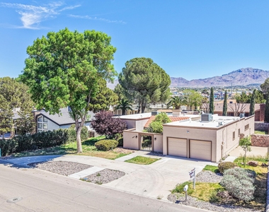 4945 Vista Grande Circle - Photo Thumbnail 5