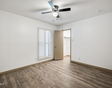 4945 Vista Grande Circle - Photo Thumbnail 15