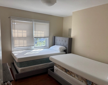 799 Rowland Road - Photo Thumbnail 9