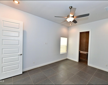 5973 Cartagena Circle - Photo Thumbnail 31