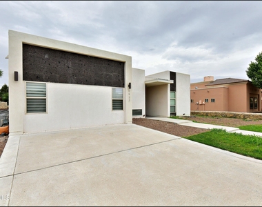 5973 Cartagena Circle - Photo Thumbnail 3