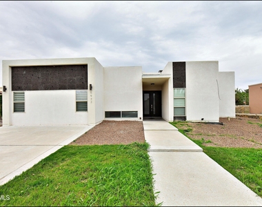 5973 Cartagena Circle - Photo Thumbnail 2