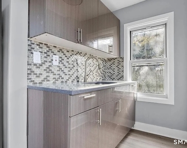 748 Maple Street - Photo Thumbnail 3