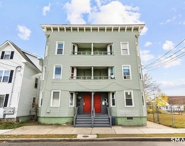 748 Maple Street - Photo Thumbnail 12