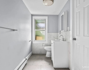 748 Maple Street - Photo Thumbnail 9