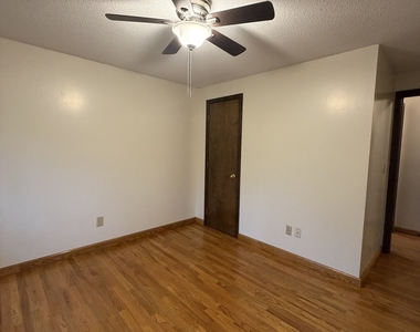 8 Brook Lane - Photo Thumbnail 8