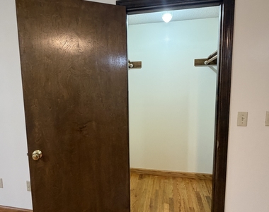 8 Brook Lane - Photo Thumbnail 7