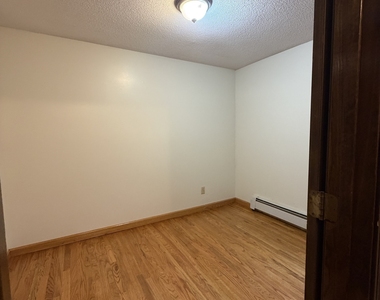 8 Brook Lane - Photo Thumbnail 9