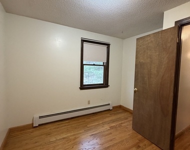 8 Brook Lane - Photo Thumbnail 10