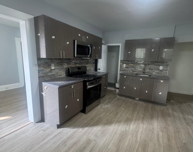105 Caroline Street - Photo Thumbnail 1